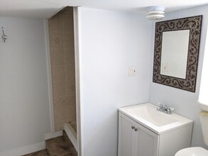 28 E Walnut St, Unit Ground in Long Beach, NY - Foto de edificio - Building Photo