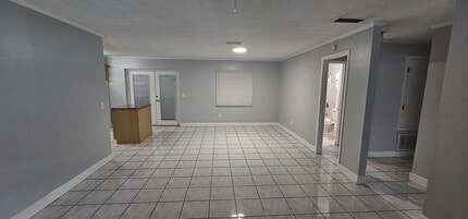 2104 N Seminole St in Kissimmee, FL - Building Photo - Building Photo