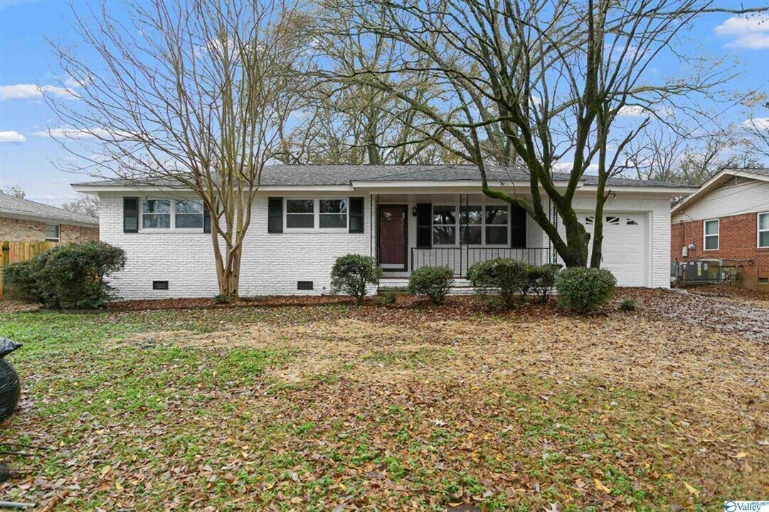 3623 S Westdale Ct SW in Huntsville, AL - Building Photo