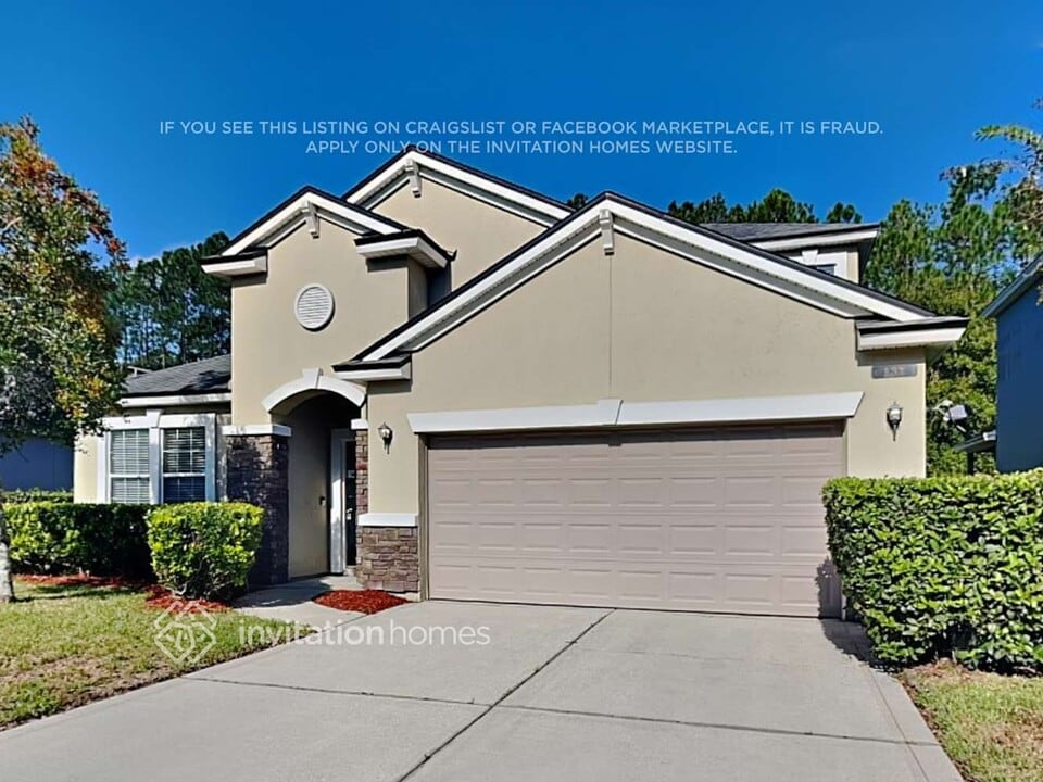 137 Tollerton Avenue in Saint Johns, FL - Foto de edificio