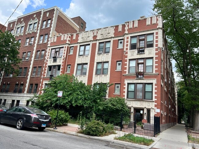 property at 5143 S Kenwood Ave