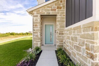 140 New Hvn St in San Marcos, TX - Building Photo - Building Photo