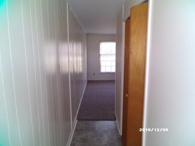 903 Collins Ln-Unit -1 in Frankfort, KY - Foto de edificio - Building Photo