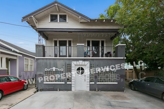 property at 320 N Olympia St