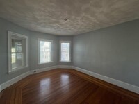 15 Bay State Ave, Unit 2 in Somerville, MA - Foto de edificio - Building Photo