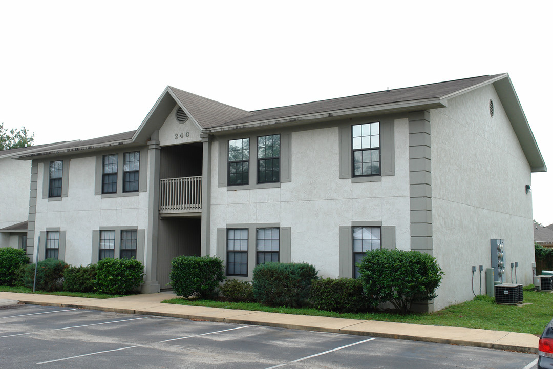 Oak Tree Park Apartments in Fort Walton Beach, FL - Foto de edificio