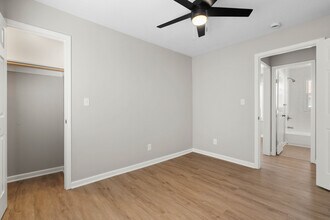 2554 W 47th Ave in Kansas City, KS - Building Photo - Building Photo