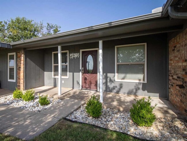 717 N W Ave in Holliday, TX - Building Photo - Building Photo
