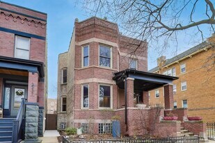 2241 W Eastwood Ave in Chicago, IL - Building Photo