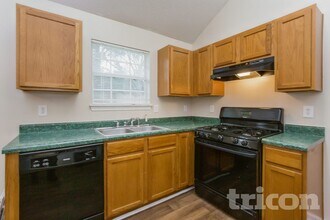 6945 Pompas Ct in Douglasville, GA - Foto de edificio - Building Photo