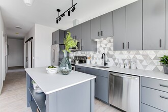 Midline Apartments in St. Paul, MN - Building Photo - Interior Photo