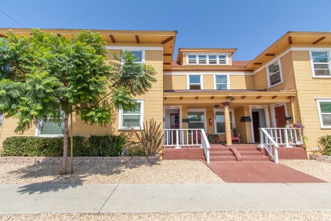 2208 Julian Ave