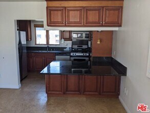 1415 Centinela Ave in Santa Monica, CA - Building Photo - Building Photo