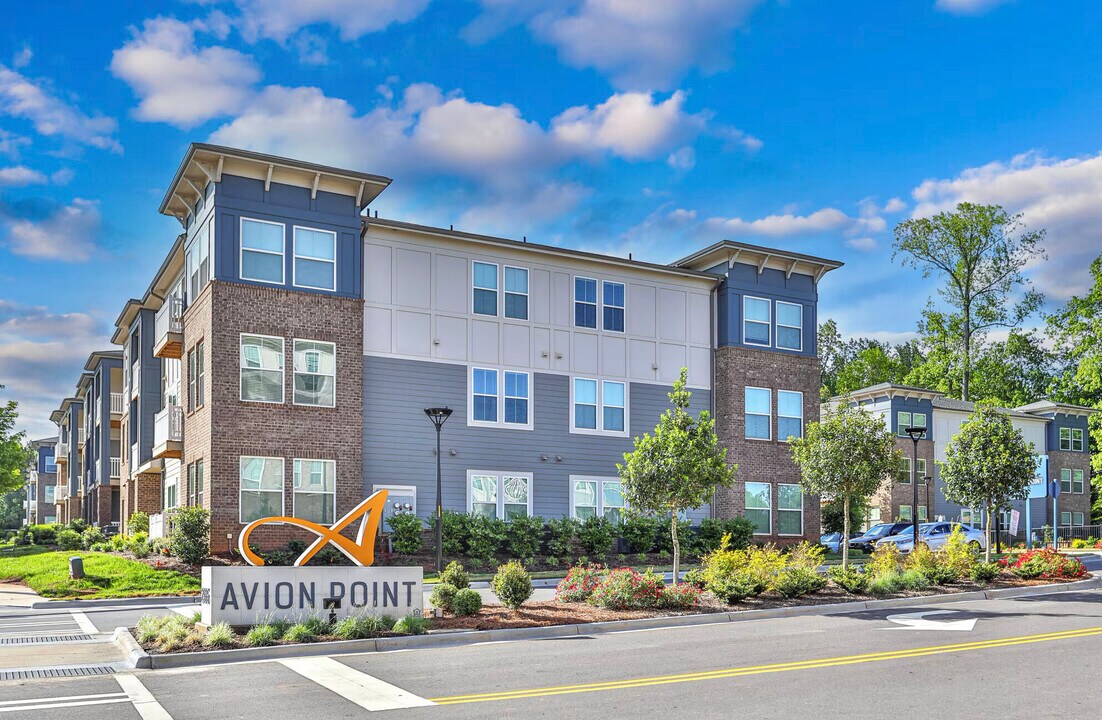 Avion Point in Charlotte, NC - Building Photo
