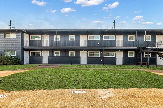 4706 Yellowstone Blvd, Unit 21 in Houston, TX - Foto de edificio - Building Photo