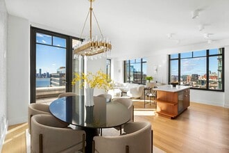 110 Charlton St in New York, NY - Building Photo - Building Photo