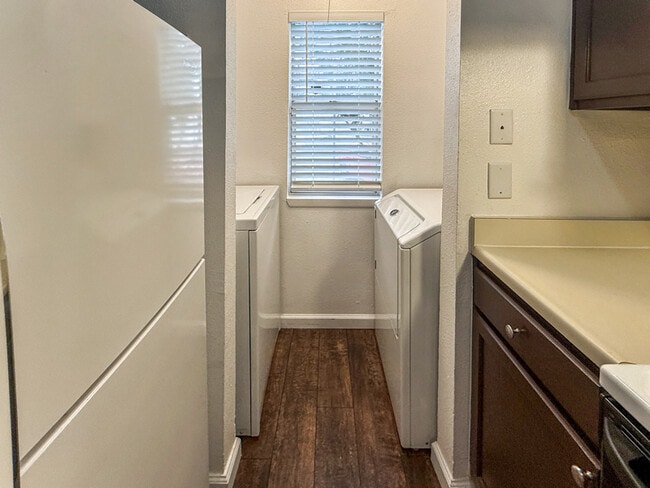 12273 Apricot Dr in San Antonio, TX - Foto de edificio - Building Photo