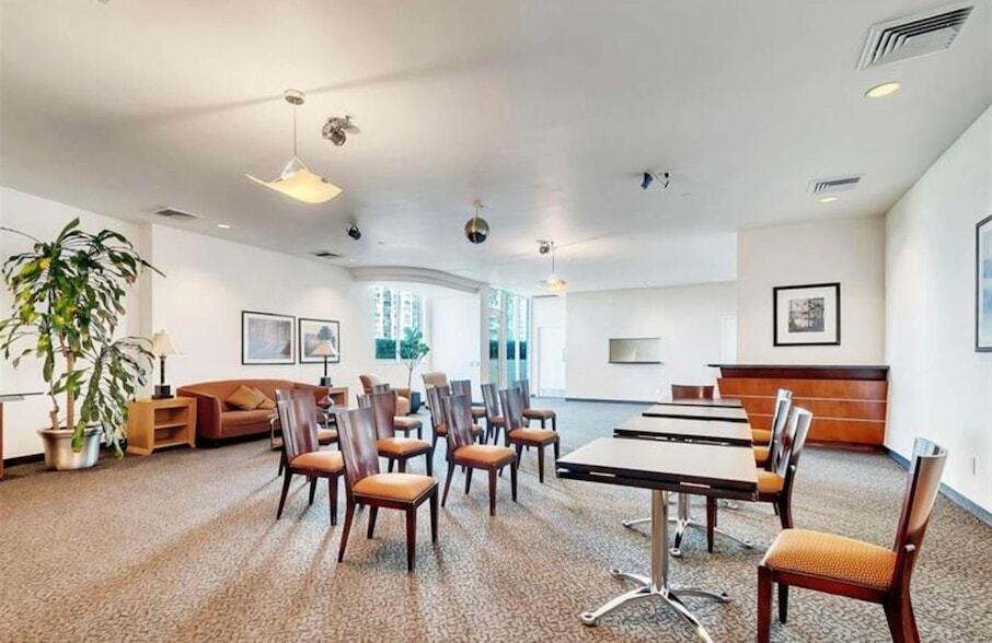 2475 Brickell Ave, Unit 1506 in Miami, FL - Foto de edificio