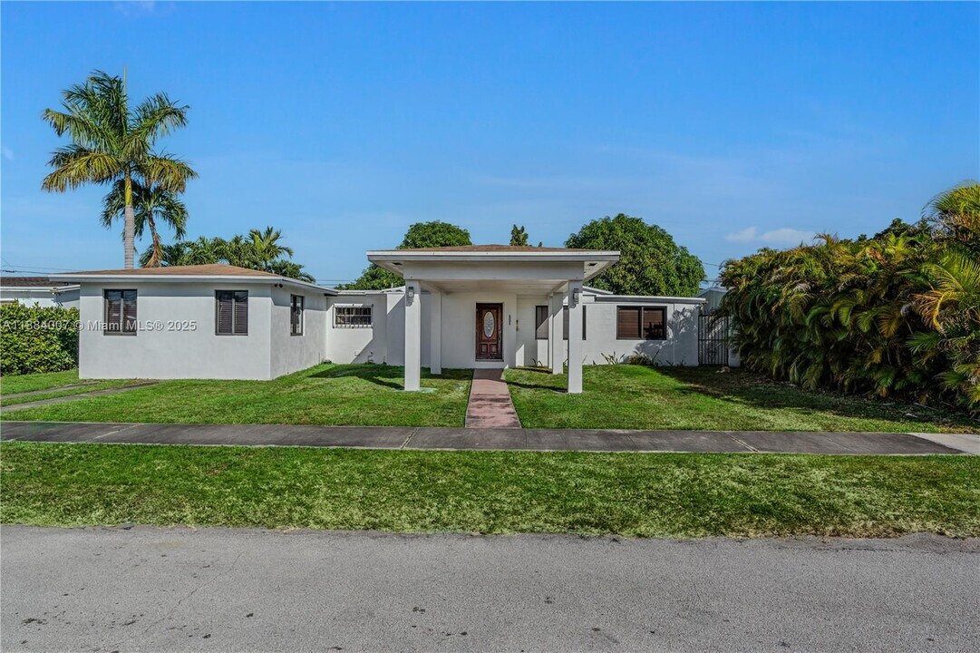 1231 W 60th Terrace in Hialeah, FL - Building Photo