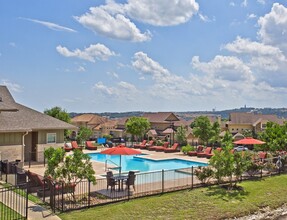 Overlook at Stone Oak Park Apartments in San Antonio, TX - Building Photo - Building Photo