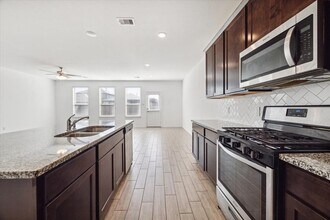 23007 Forebear Dr in Katy, TX - Building Photo - Building Photo