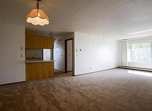 Village Green in Faribault, MN - Building Photo - Interior Photo