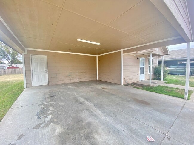 1805 38th St in Lubbock, TX - Building Photo - Building Photo