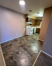 7110 Van Dorn St-Unit -80 in Lincoln, NE - Foto de edificio - Building Photo