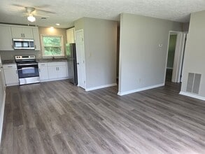 7426 Bellehaven Dr in Gloucester Point, VA - Building Photo - Building Photo