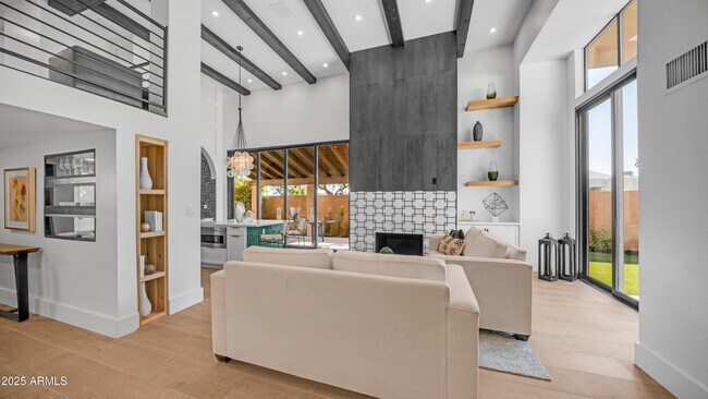 4434 E Camelback Rd in Phoenix, AZ - Building Photo - Building Photo