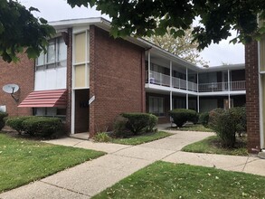 1610 E State Fair in Detroit, MI - Building Photo - Building Photo