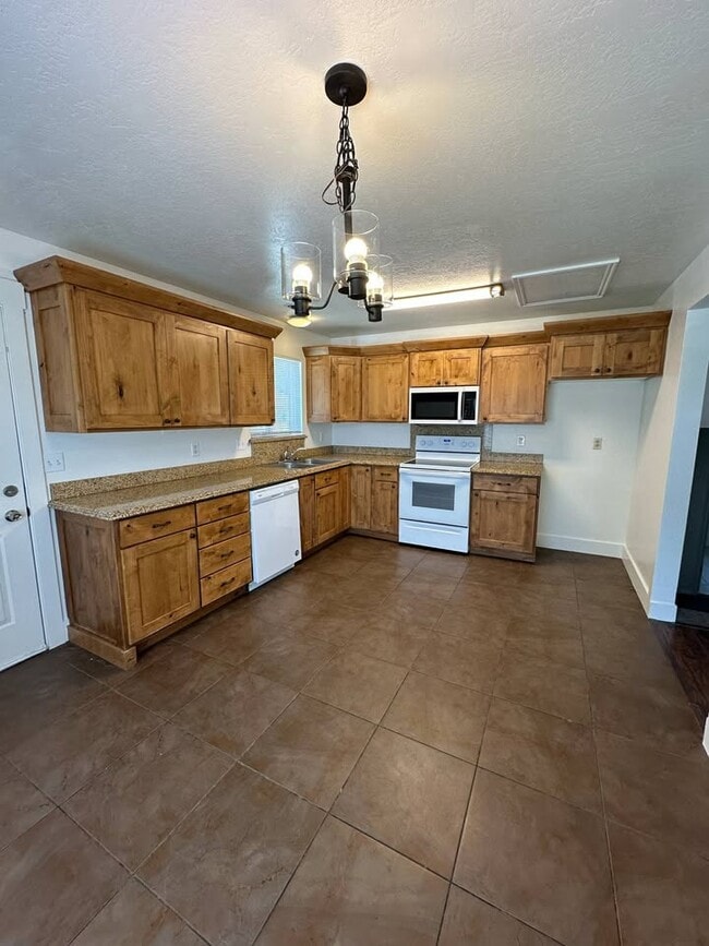 976 S Freedom Blvd in Provo, UT - Building Photo - Building Photo
