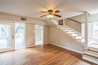 1402 Laurel St in Georgetown, TX - Building Photo - Building Photo