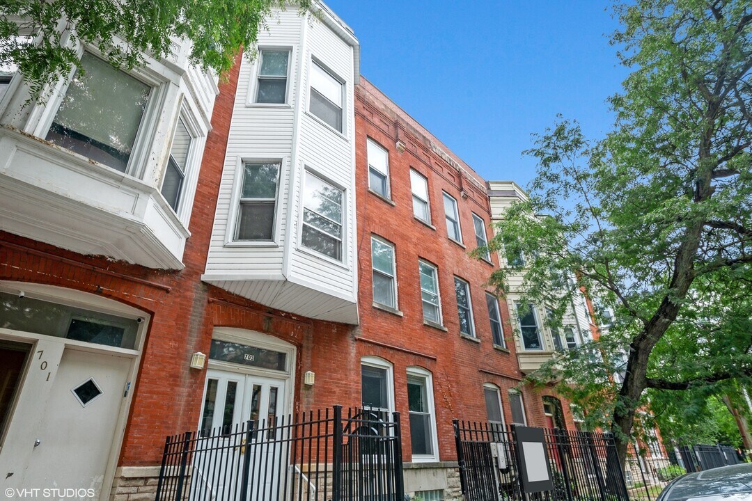 703 S Ada St-Unit -3 in Chicago, IL - Building Photo