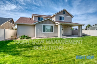 4648 N Elisha Ave in Meridian, ID - Building Photo - Building Photo