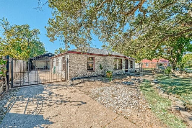 8414 Flintridge Dr in Houston, TX - Building Photo - Building Photo