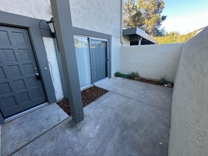 1750 Prefumo Canyon Rd in San Luis Obispo, CA - Foto de edificio - Building Photo