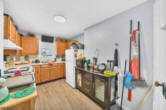 137 Belvidere Ave in Washington, NJ - Building Photo - Building Photo