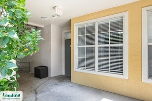 2801 Biltmore Park Dr in Orlando, FL - Building Photo