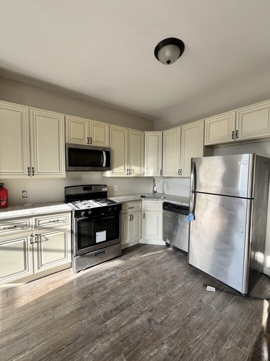 166 Armstrong Ave in Jersey City, NJ - Building Photo