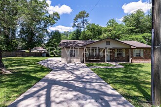 403 Vicks Ln in Saraland, AL - Building Photo - Building Photo