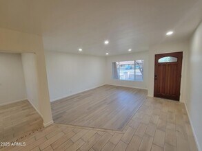 6250 E Gelding Dr in Scottsdale, AZ - Foto de edificio - Building Photo