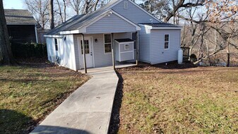 1379 Wetherill Rd in Phoenixville, PA - Building Photo