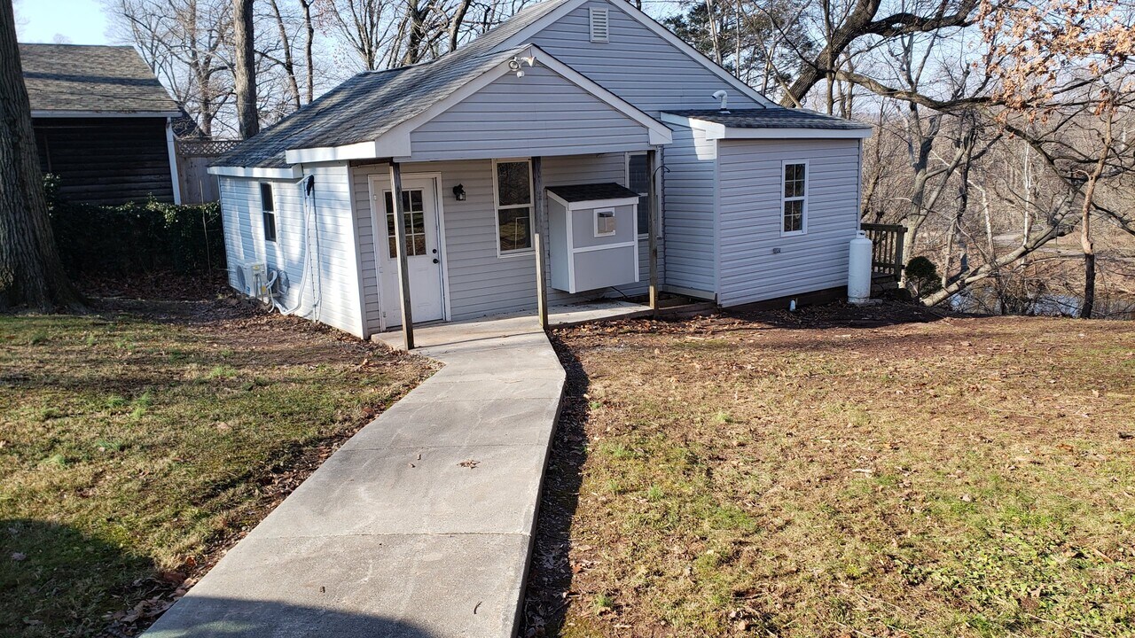 1379 Wetherill Rd in Phoenixville, PA - Building Photo