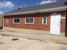 325 Buy St in Tonganoxie, KS - Building Photo