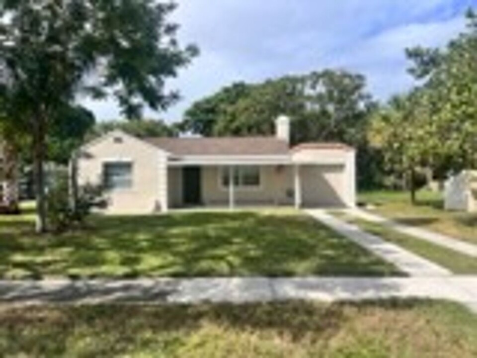 1003 S 7th St in Fort Pierce, FL - Building Photo