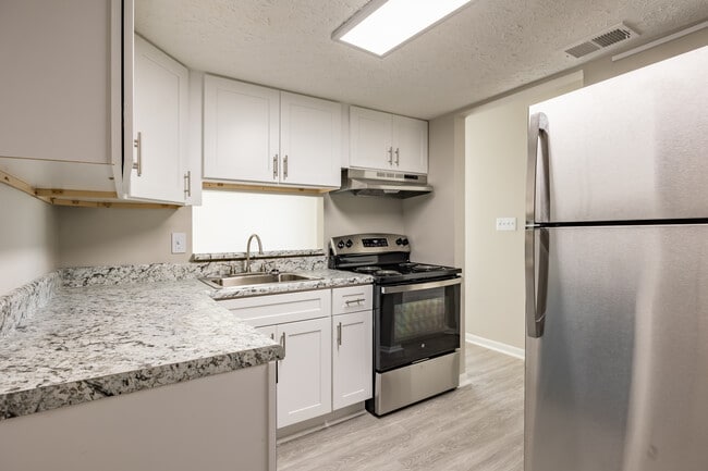 The Cobb Apartments-Townhomes