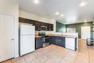 1731 Ferrell St in Las Vegas, NV - Building Photo - Building Photo