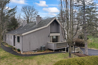 36 Algonquin Ln in Stratford, CT - Building Photo - Building Photo