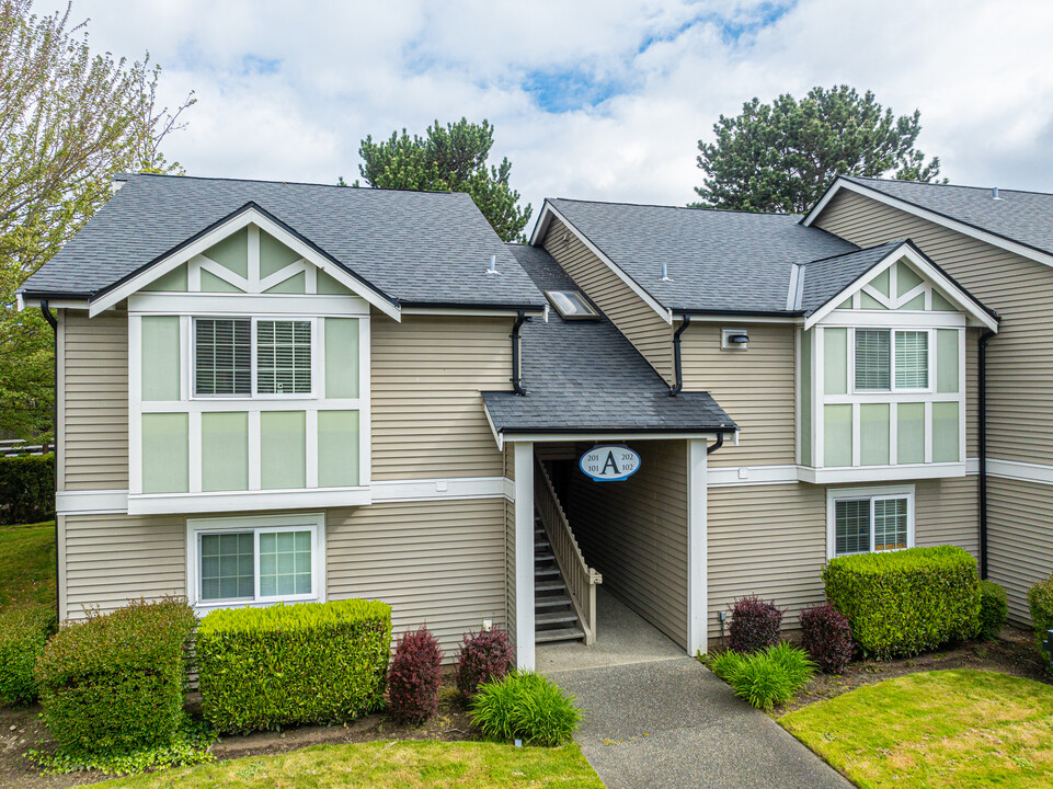 Silver Creek Apartments in Kent, WA - Building Photo